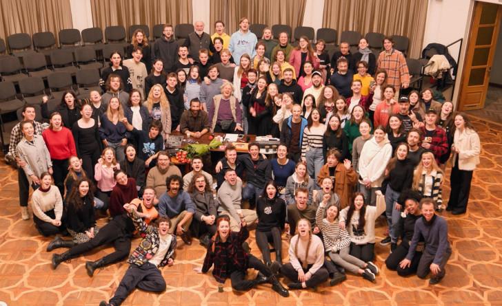 « Au bord de la guerre : Ariane Mnouchkine et le Théâtre du Soleil à Kyiv »